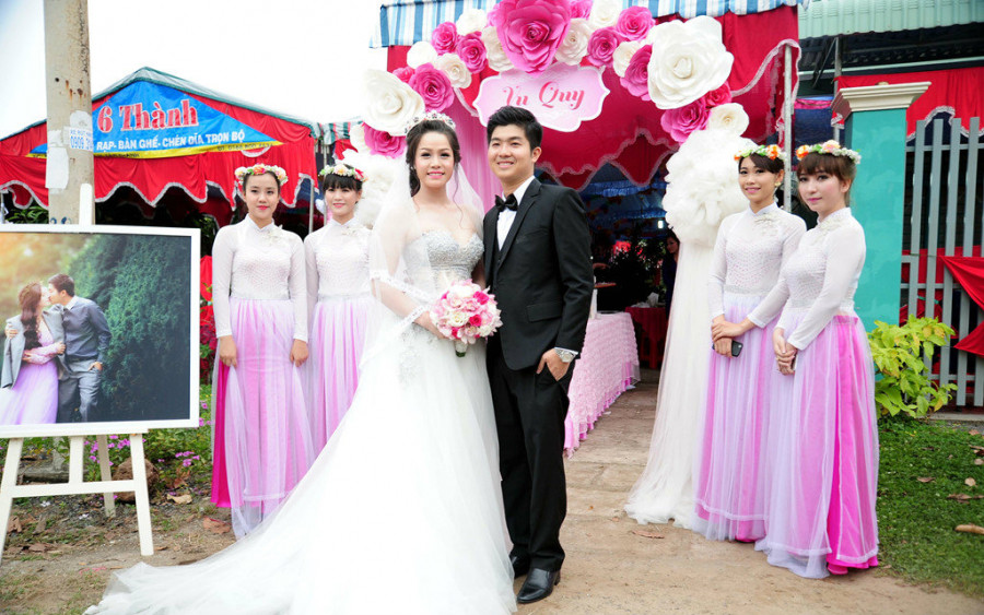 Nhat Kim Anh rung minh ke ve loat su co tro treu trong dam cuoi-Hinh-5