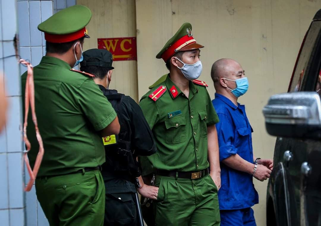 Danh nguoi tai tru so CA, Duong “Nhue” linh an 30 thang tu: Nang hay nhe?