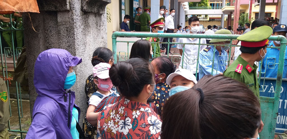 Cơ quan chức năng xác định, Nguyễn Xuân Đường không có mâu thuẫn với anh Duy, nhưng tại trụ sở Công an phường Trần Lãm, trong giờ hành chính, khi anh Duy can ngăn Đường và bà Lý cãi nhau, Đường đã đánh gây thương tích cho anh Duy.