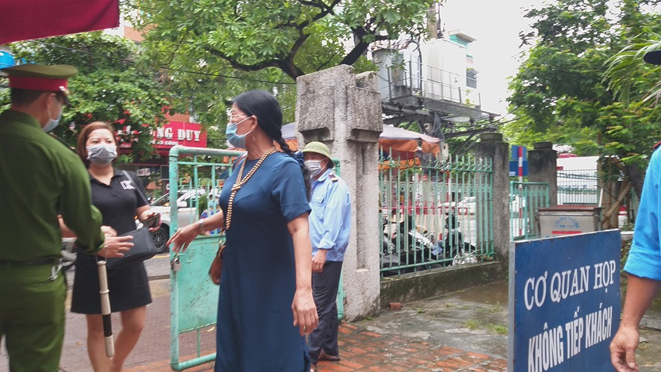 Cáo trạng của VKSND TP Thái Bình truy tố Đường “nhuệ” tội cố ý gây thương tích theo điểm đ, khoản 2 Điều 134 Bộ luật Hình sự, khung hình phạt từ 2-6 năm tù (hành vi có tính chất côn đồ).