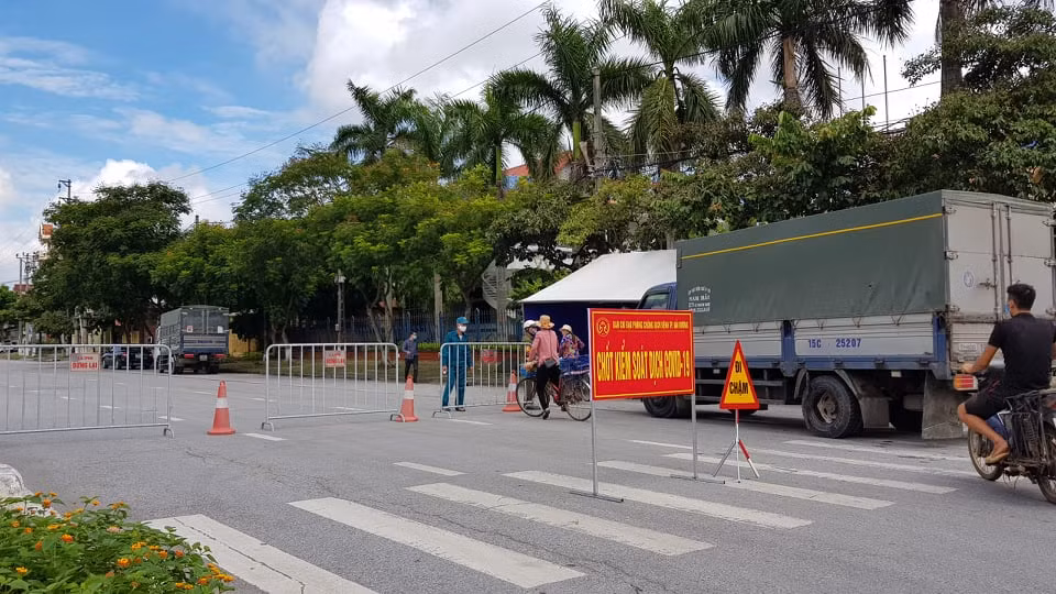 Ở đầu từ TP Hải Dương ra ngoại thành, người dân ít có nhu cầu hơn.