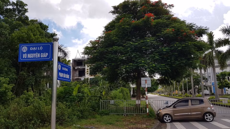 Các đường nhánh khác lực lượng chức năng tiến hành rào chặt.