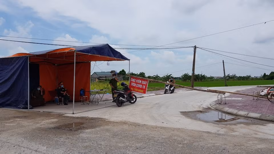 Hai Duong: Phat hien mot truong hop nghi nhiem COVID-19, phong toa mot thon-Hinh-2