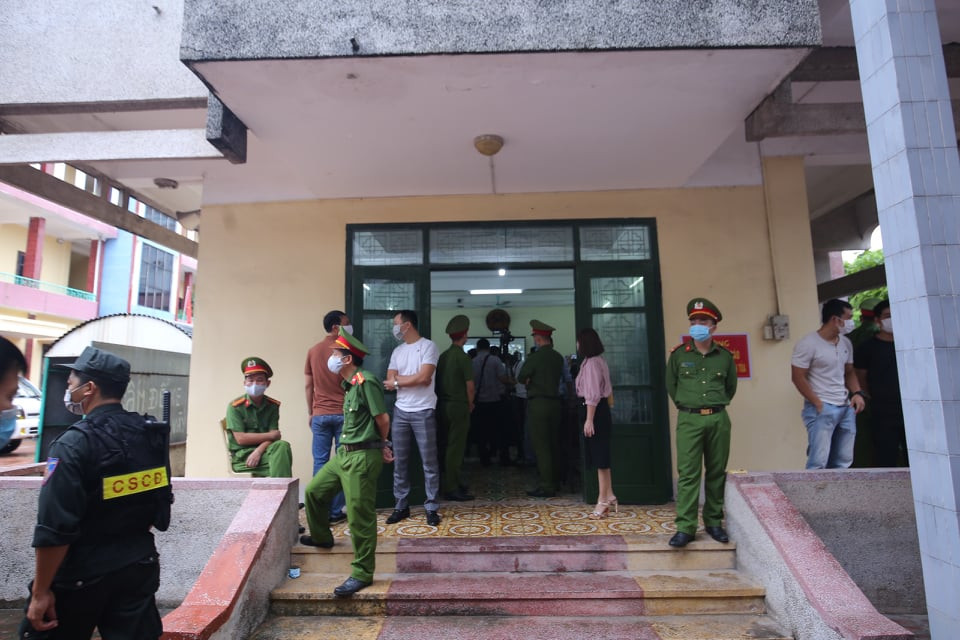 An ninh phiên tòa được thắt chặt.