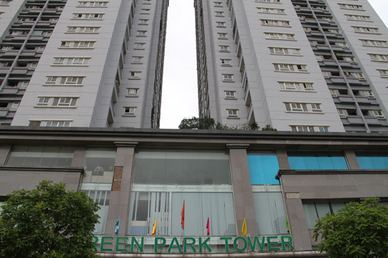 12 cựu quan chức gồm bà N.H.L, nguyên Phó Chủ tịch Trung ương Hội Nông dân Việt Nam; ông Đ. V. C. nguyên Phó Chủ nhiệm Văn phòng Quốc hội; ông P.V.V. nguyên Phó Chủ nhiệm Ủy ban Kiểm tra Trung ương; ông TVL, nguyên Phó Chủ tịch Tổng liên đoàn Lao động Việt Nam; Ông N.V.N. nguyên Phó Chủ tịch Tổng liên đoàn Lao động Việt Nam; bà N.T.TH.H. nguyên Phó Chủ tịch Tổng liên đoàn Lao động Việt Nam; ông L.V.Đ. nguyên Phó Chủ tịch Trung ương Hội Nông dân Việt Nam; bà B.T.TH. nguyên Phó Chủ tịch Ủy ban Trung ương MTTQ Việt Nam; Ông Đ.Q.H. nguyên Thứ trưởng, Phó Chủ nhiệm Ủy ban Dân tộc; ông H.V.A. nguyên Thứ trưởng Bộ Văn hóa Thể thao và Du lịch; ông H.S.TH. nguyên Tổng cục trưởng Tổng cục Thi hành án dân sự, Bộ Tư pháp; ông Đ.N.D. nguyên Tổng biên tập Báo điện tử Đảng cộng sản.