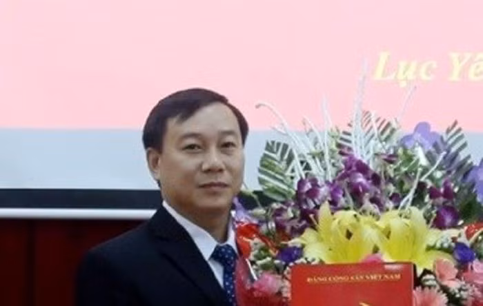 Ông Hoàng Xuân Đán được đưa đến bệnh viên Đa khoa tỉnh Yên Bái trong tình trạng tim ngừng đập, mặc dù các bác sĩ đã tập trung cứu chữa nhưng ông đã tử vong với chẩn đoán là nhồi máu cơ tim dẫn tới đột quỵ.