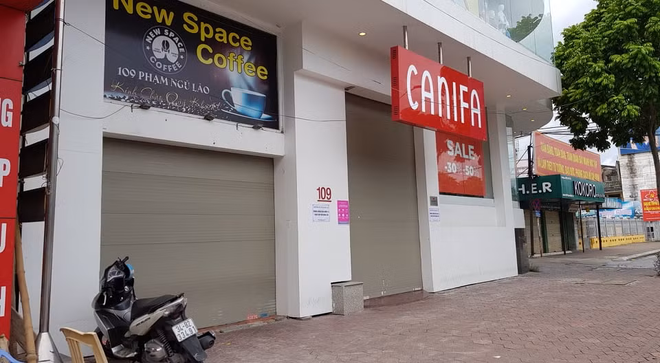 Tất cả các hàng quán trên địa bàn thành phố đều đã đóng cửa.