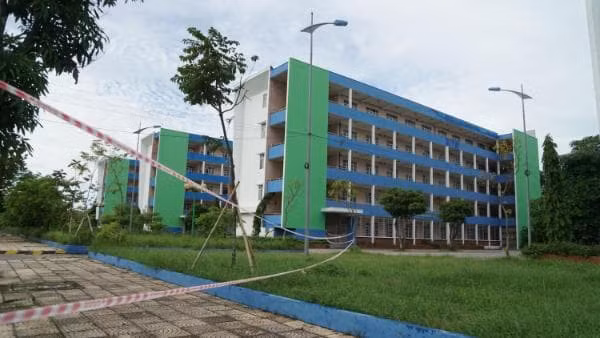 Hai Duong: Cuoc song cua hon tram ca F1 ngay dau cach ly tap trung