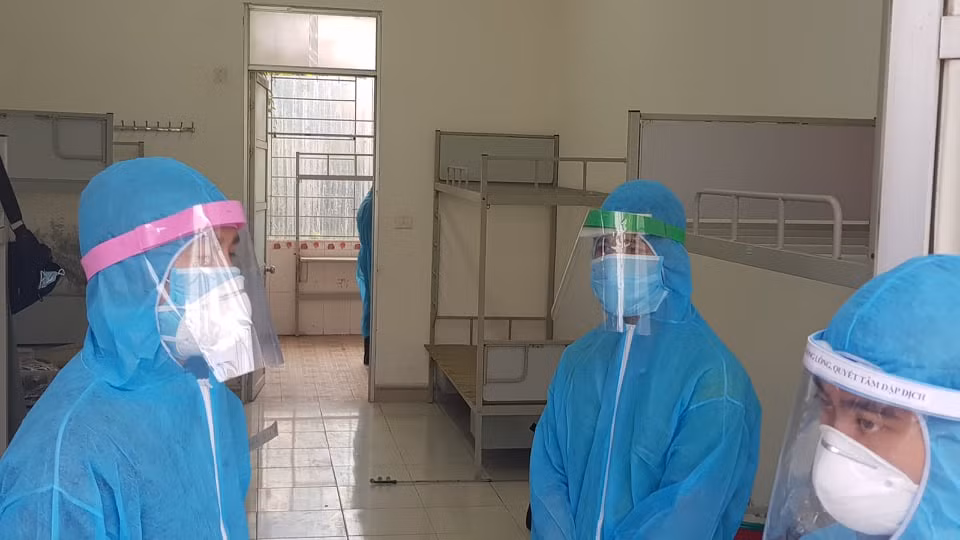 Hai Duong: Cuoc song cua hon tram ca F1 ngay dau cach ly tap trung-Hinh-7