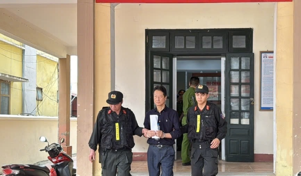 Khoi to, bat tam giam Pho Giam doc Doanh nghiep tu nhan Cao Bac