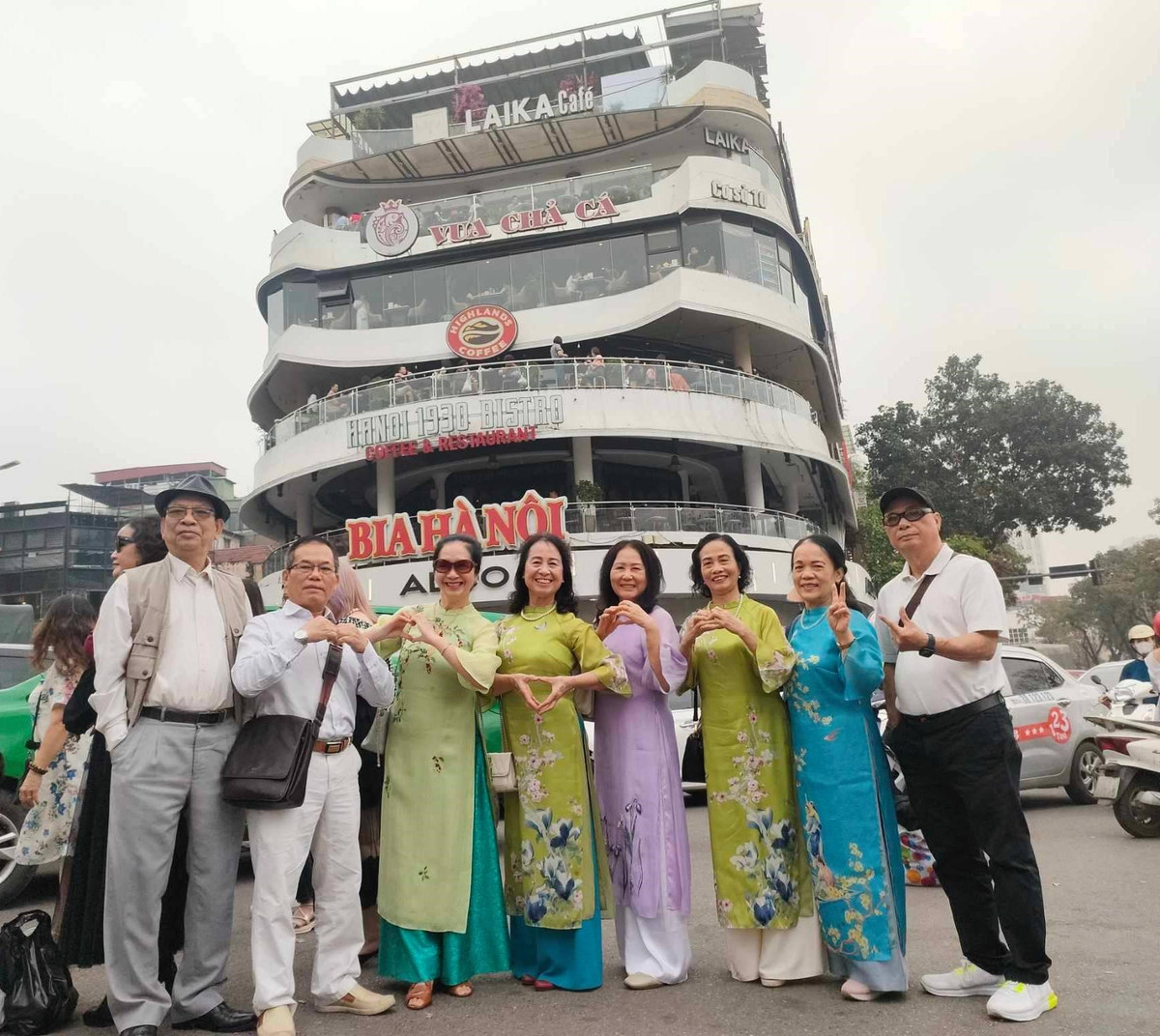 Nhiều năm nay, hình ảnh tòa nhà "Hàm cá mập" đã rất đỗi quen thuộc với người dân Thủ đô.