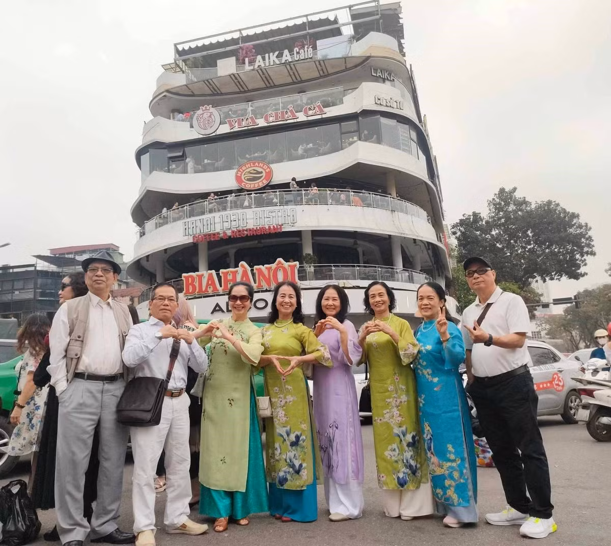 Nhiều năm nay, hình ảnh tòa nhà "Hàm cá mập" đã rất đỗi quen thuộc với người dân Thủ đô.