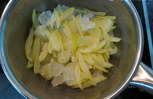 Vỏ bưởi là thành phần quan trọng, linh hồn của món ăn này