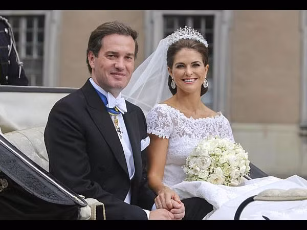 Năm đầu tiên của hôn nhân không hẳn là điều hoàn hảo nhất: Nếu bạn nghĩ rằng, năm đầu tiên của mọi cuộc hôn nhân luôn là mật ngọt hoặc suôn sẻ thì nên suy nghĩ lại. Đây là khoảng thời gian hai người phải học cách dung hòa bản thân để xây dựng cuộc sống chung.