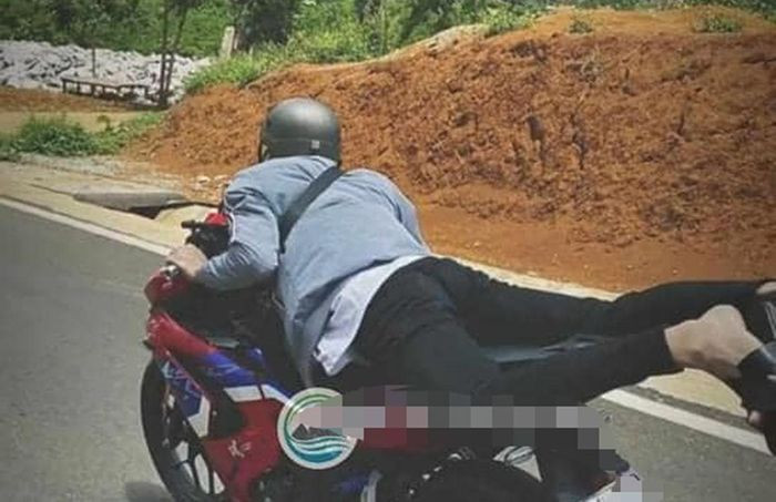 Son La: Nam tren yen chay xe may, thanh nien bi phat 8,5 trieu