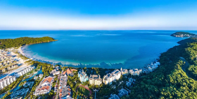 Theo Công an, do mâu thuẫn tranh chấp khu đất trên đường xuống Bãi Khem (thuộc xã An Thới, TP Phú Quốc) giữa băng nhóm Cường Kobe với băng nhóm của Nguyễn Văn Thái, nên sáng 7/4, Thái Bus và khoảng 20 đối tượng đến khu đất trên để ngăn cản, đuổi đánh công nhân do Cường Kobe thuê đang xây dựng nhà tạm tại ở đây. (Ảnh minh họa, nguồn internet) 