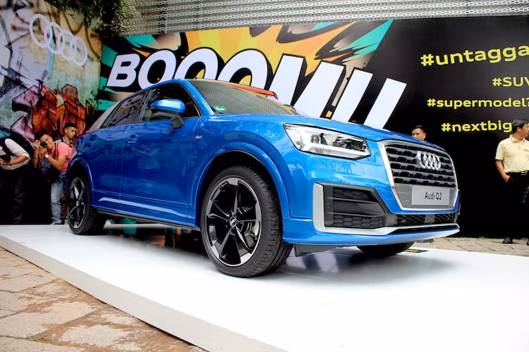 Theo ông Marc Lichte - Giám đốc thiết kế của Audi chia sẻ, Q2 có một phong cách độc lập hơn so với các mẫu xe dòng Q khác nhờ ngôn ngữ thiết kế đa giác hoàn toàn mới. Thiết kế đa giác của Audi Q2 mang lại thêm một diện mạo mới cho ngôn ngữ của thương hiệu Audi.