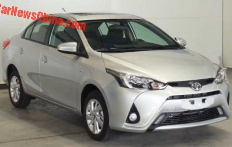 Ngoài phiên bản hatchback, Toyota Yaris còn có phiên bản sedan là Toyota Vios tại nhiều nước châu Á. Đã được bán ở Đông Nam Á từ khá lâu nhưng phải tới nay, Toyota Vios mới đến thị trường lớn nhất Thế giới là Trung Quốc dưới tên gọi mới Toyota Yaris L Sedan.