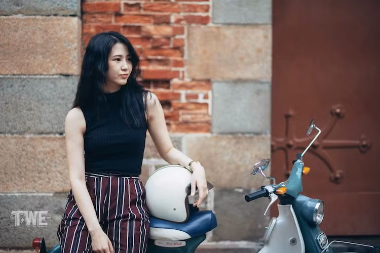 Phần lớn trong số những chiếc Super Cub C100 được nhập vào Việt Nam trước đây nay đã trở thành "sắt vụn" hay được người dân độ chế không còn nguyên bản. Tuy nhiên, một số người đam mê dòng xe này cũng đã không quản khó khăn để săn lùng và phục chế lại chúng. Đây là một việc không hề dễ dàng khi chiếc xe đã có tuổi đời rất lâu và các phụ tùng "zin" cũng khác biệt rất lớn so với các thế hệ Cub sau này.