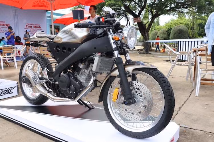 Được cho là sẽ thay thế cho Yamaha FZ150i, phải tới giữa tháng này Yamaha TFX 150 mới có giá chính thức và được bán ra tại Việt Nam. Tuy nhiên hiện tại, Yamaha Việt Nam đã bắt đầu các chiến dịch quảng bá cho chiếc xe, trong đó có việc tạo ra 2 bản độ độc đáo theo 2 phong cách khác nhau để trưng bày tại các sự kiện của hãng trong cả nước.