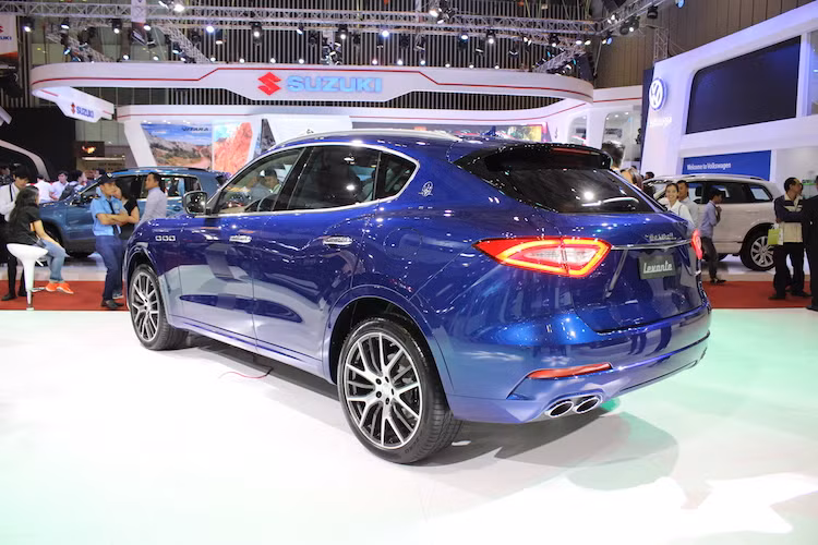 Giống như Ghibli, phiên bản Levante tại Việt Nam sẽ được trang bị động cơ xăng V6 3.0L tăng áp công suất 330 mã lực tại 5.000v/ph và mô-men xoắn cực đại 500Nm tại 4.500v/ph. Động cơ này được kết hợp với hộp số tự động 8 cấp ZF và dẫn động 4 bánh.