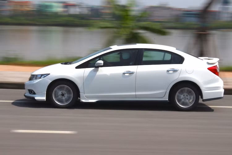 Để giúp người trải nghiệm có thể nhận thấy được những ưu điểm của Civic 2017 so với thế hệ thứ 9 hiện vẫn đang được bán tại Việt Nam, Honda cũng đã bố trí một chiếc Honda Civic Modulo 2.0 phiên bản cao cấp nhất hiện nay để chạy thử, trước khi chính thức làm quen với phiên bản mới.