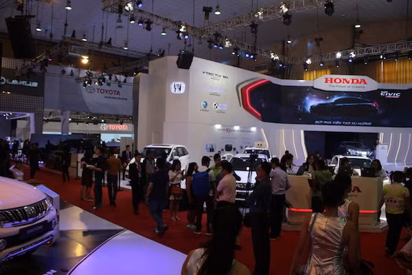 Trien lam oto Viet Nam 2016 chinh thuc khai man-Hinh-3