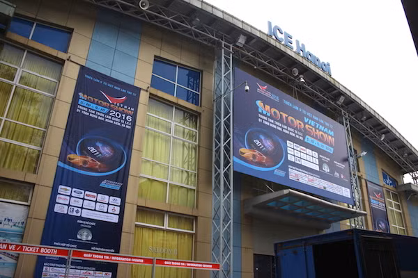 Trien lam oto Viet Nam 2016 chinh thuc khai man-Hinh-2