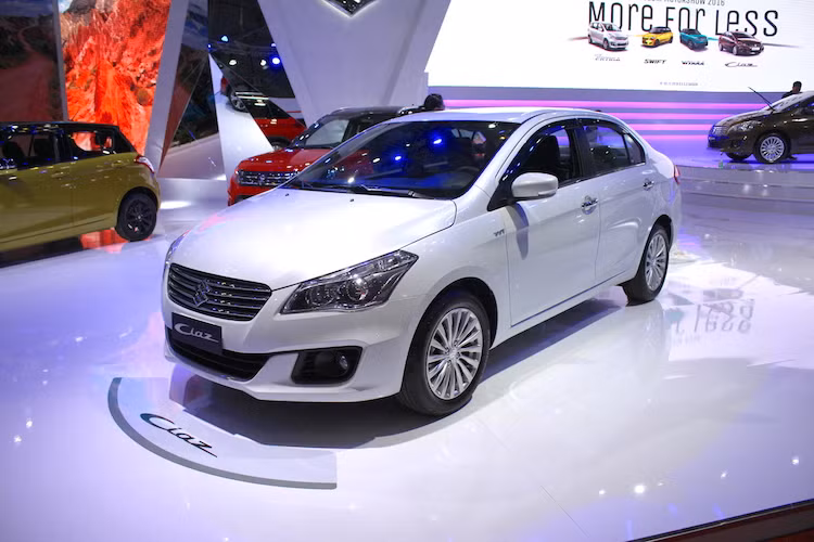 Đã từng được đồn đoán sẽ tham gia vào phân khúc xe sedan giá rẻ hạng B đang rất sôi động tại Việt Nam nhưng phải tới nay, Suzuki Ciaz mới lần đầu được trưng bày trước công chúng tại triển lãm VIMS 2016. Phiên bản được Suzuki bán tại Việt Nam được nhập khẩu nguyên chiếc từ Thái Lan.