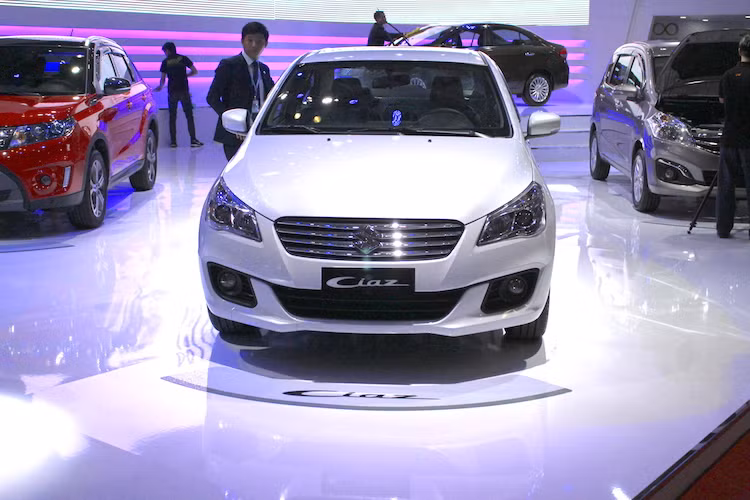 Sedan Suzuki Ciaz được xem là phiên bản sản xuất của mẫu concept mang tên Authentics, từng ra mắt tại triển lãm Thượng Hải vào 2013. Đây là mẫu xe được hãng Suzuki dành riêng cho các nước đang phát triển, thuộc phân khúc sedan hạng B và cạnh tranh với các đối thủ như Honda City hay Toyota Vios.