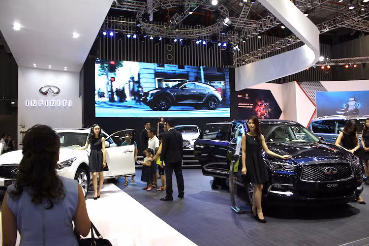 Theo Infiniti Việt Nam, triển lãm VIMS 2016 sẽ là sự kiện mang tính bước ngoặt với thương hiệu xe sang Infiniti khi hãng giới thiệu thông điệp Empower The Drive (Thêm hứng khởi khi cầm lái). Một thông điệp mới mà Infiniti không ngừng cố gắng để đem đến cho khách hàng những mẫu xe hiệu suất cao với thiết kế nổi bật.