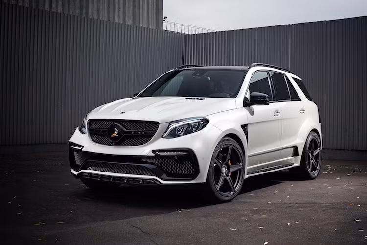 Là phiên bản thể thao và cao cấp nhất của dòng SUV GLE-Class (trước đây là ML-Class), Mercedes-AMG GLE 63 đương nhiên sẽ nhận được sự quan tâm của nhiều hãng độ khác nhau trên Thế giới. Mới đây nhất, hãng TopCar tới từ Nga cũng đã tung ra gói độ mang tên Inferno dành riêng cho chiếc xe.