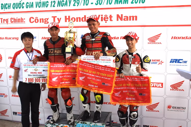 Tay đua Nguyễn Ngọc Hồ (SBD 214) đã bước lên bục vị trí thứ nhất ở hạng mục Winner, xếp sau anh lần lượt là Phạm Minh Chiến (SBD 212) và Đoàn Trường Lợi (SBD 211).