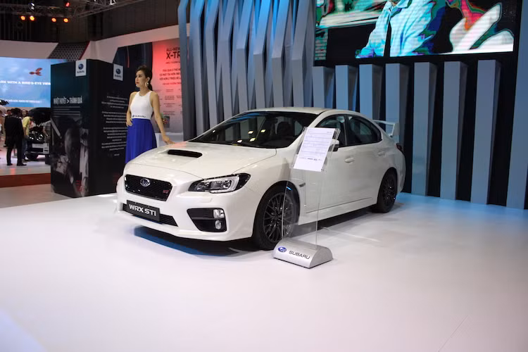 Mẫu xe thể thao nhất của Subaru tiếp tục là chiếc sedan WRX STI 2017. Là phiên bản thể thao của dòng xe compact Impreza, WRX STI ra mắt lần đầu vào năm 1993. Những chiếc Impreza WRX STI đã đem sắc xanh của Subaru "thống trị" các đường đua rally trên Thế giới và trở thành một trong những "tượng đài" của bộ môn này. So với phiên bản trước, WRX STI 2017 có hộp số cải tiến và tính năng nhận diện giọng nói Siri.