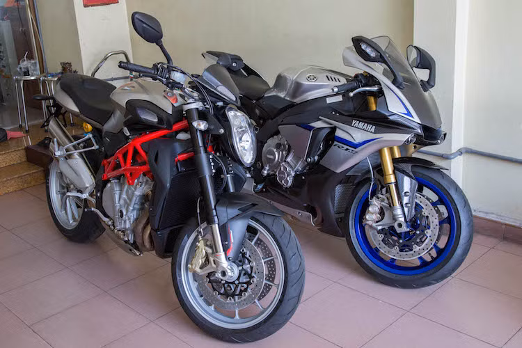 Hiện nay tại Mỹ, một chiếc Brutale 1090 cơ bản có giá khởi điểm 16.000 USD. Do kén người chơi và thường được được nhập về từ châu Âu nên chiếc xe ước tính có giá khoảng 600 -700 triệu đồng tại thị trường Việt Nam sau khi đã đóng đủ thuế và tính cả các chi phí khác nhau.