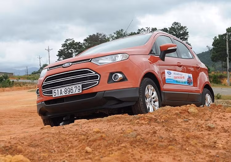 Trong bảng "phong thần" 10 xe bán chạy tháng 9/2016, một cái tên mới xuất hiện là Ford EcoSport với tổng doanh số bán được đạt 691 chiếc, chiếm vị trí thứ 8 từ Kia Cerato vào tháng trước.