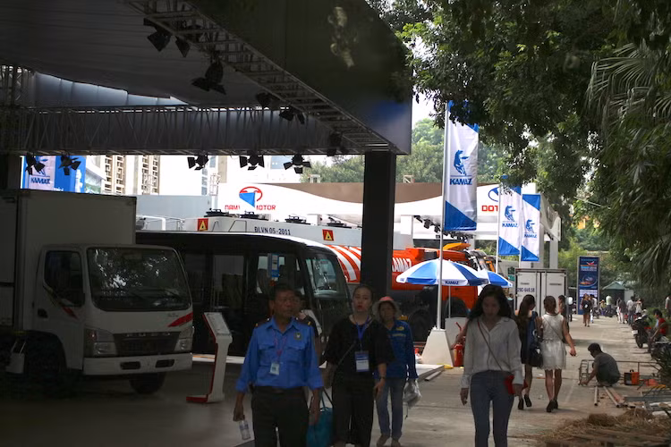 Triển lãm ôtô Việt Nam sẽ chính thức diễn ra từ ngày 5/10 tới hết ngày 9/10/2016. Trong đó, ngày đầu tiên sẽ được dành cho báo giới và các khách mời đặc biệt đến tham dự.