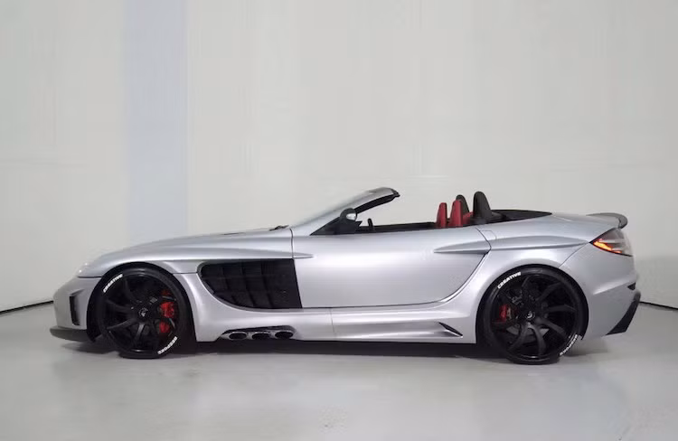 Khi ra mắt và cho tới tận bây giờ, SLR vẫn là một chiếc xe ấn tượng và thu hút người nhìn với kiểu dáng khí động học như một mũi tên hướng về phía trước. Tuy nhiên về mặt doanh số, SLR lại không phải là một sản phẩm thành công của Mercedes.