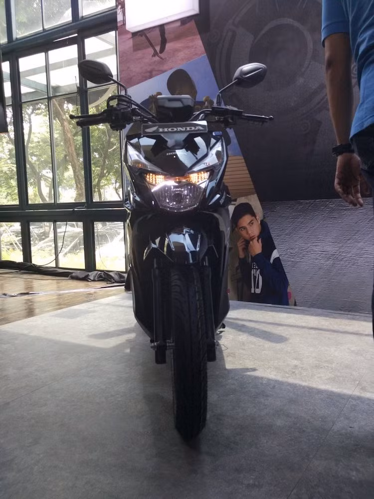 Về động cơ, Beat Street vẫn giữ nguyên khối máy 108,2 cc 1 xi-lanh SOHC 2 van làm mát bằng gió, có tích hợp công nghệ ESP và PGM-FI. Động cơ này đem tới công suất tối đa 8,68 mã lực và mô-men xoắn cực đại 9,01 Nm.