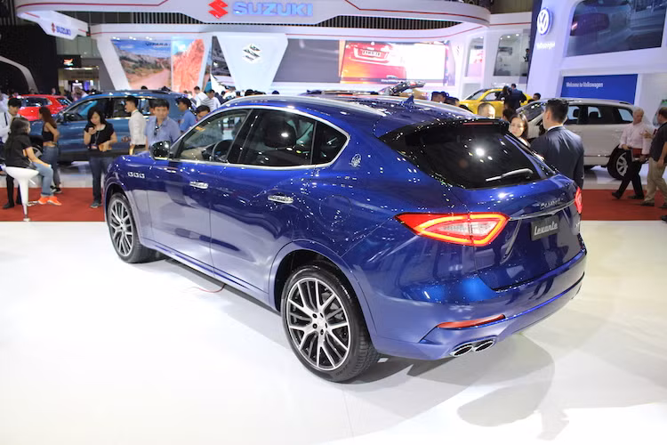 Theo bảng giá niêm yết tại triển lãm, chiếc Levante được trưng bày này có giá lên tới 6,165 tỷ đồng tại thị trường Việt Nam do nó sở hữu khá nhiều tùy chọn thêm.