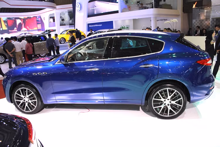 Theo hãng xe sang Ý cho biết, Levante đạt tỉ lệ phân phối trọng lượng trước/sau hoàn hảo (50/50). Các kích thước tổng thể D x R x C của xe lần lượt là 5003, 1968 và 1679 mm cùng với trục cơ sở dài 3004 mm. Với thiết kế thanh lịch, mượt mà, thân xe của Levante có hệ số cản khí động học chỉ 0,31.