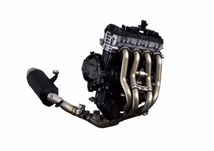 Động cơ của xe chắc chắn sẽ có dung tích 999 cc, với hệ thống van biến thiên VVT do chính hãng thiết kế. Được lấy từ chiếc xe đua MotoGP GSX-RR, hệ thống này sử dụng những vòng bi kích hoạt bằng lực ly tâm để điều khiển biến thiên các xú-páp động cơ ở trên 10.000 vòng/phút, giúp chiếc xe có "ga cuối" mạnh hơn 10 mã lực.