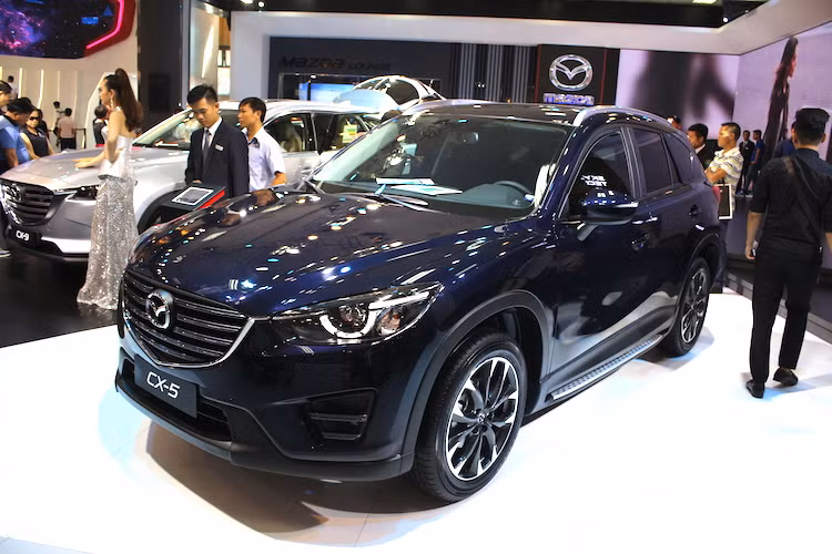 Ra mắt được hơn 1 năm, mẫu crossover hạng C Mazda CX-5 đã có doanh số rất ổn định, thường xuyên nằm trong danh sách top 10 những mẫu xe bán chạy nhất mỗi tháng do VAMA thống kê. Lợi thế của CX-5 là không gian thoải mái, nội thất tiện nghi, vận hành mạnh mẽ nhưng vẫn tiết kiệm xăng.