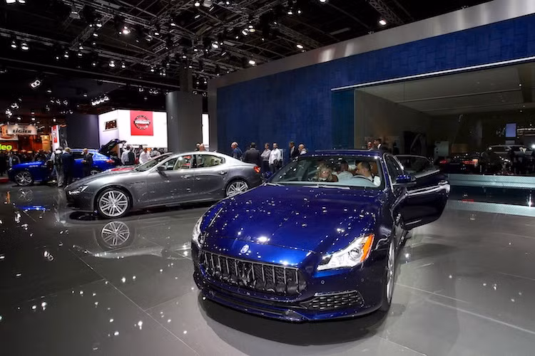 Phiên bản thứ 2 sẽ là Quattroporte S Q4, được trang bị được trang bị động cơ 3.0l V6 tăng áp kép công suất 410 mã lực cùng mô-men xoắn cực đại 550 Nm, kèm theo hệ dẫn động 4 bánh.