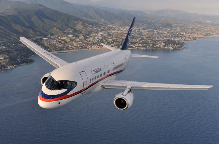 Ngoài vũ khí tối tân, Nga tiếp tục chào hàng hai sản phẩn máy bay Superjet 100 và MS-21. Sản phẩm máy bay chở khách tầm trung Superjet 100 của Sukhoi Civil đã giành được một vài thắng lợi ở Thái Lan, Lào, Indonesia, nhưng hãng này mong muốn mở rộng hơn nữa số lượng SSJ-100 tới các nước còn lại ở Đông Nam Á.