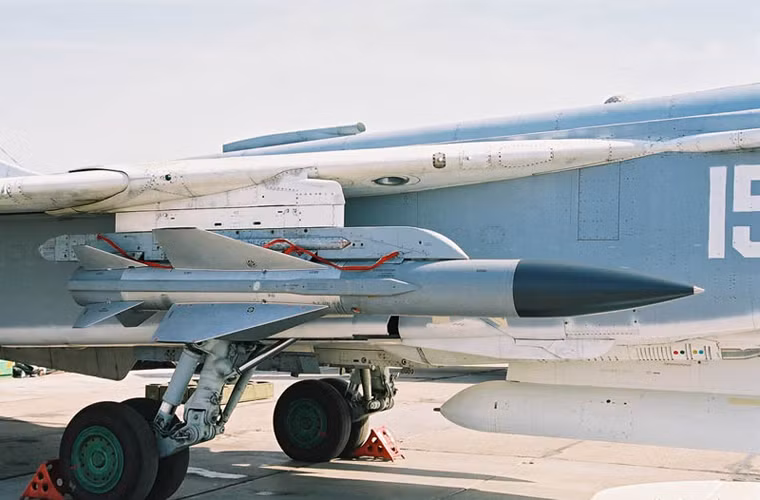 Kh-58 có khả năng đạt tầm bắn từ 120-250km tùy biến thể, tốc độ bay Mach 3,6, trang bị đầu tự dẫn radar bị động.