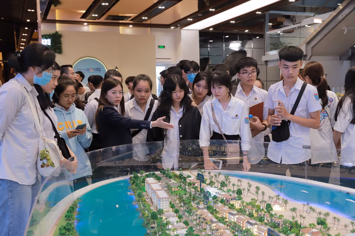 Campus Tour doc dao cua Nova College thu hut hon 400 hoc sinh-Hinh-4