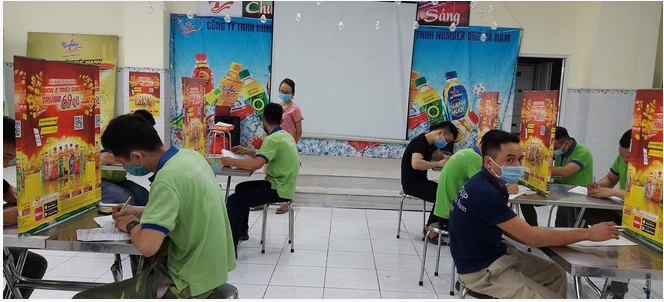 Ba Tran Uyen Phuong: Sang tao trong kinh doanh, song chung voi dich