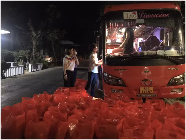 Nova Group tang qua Tet cho ho ngheo Dong Thap: Thap len nhung niem vui-Hinh-2