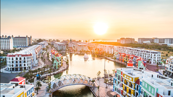 Phu Quoc thi diem ho chieu vac xin, BDS nghi duong chuan bi don ‘song lon’